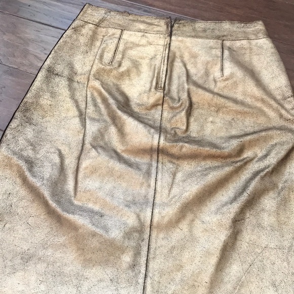 BCBG MaxAzaria Gold leather skirt - Picture 9 of 11